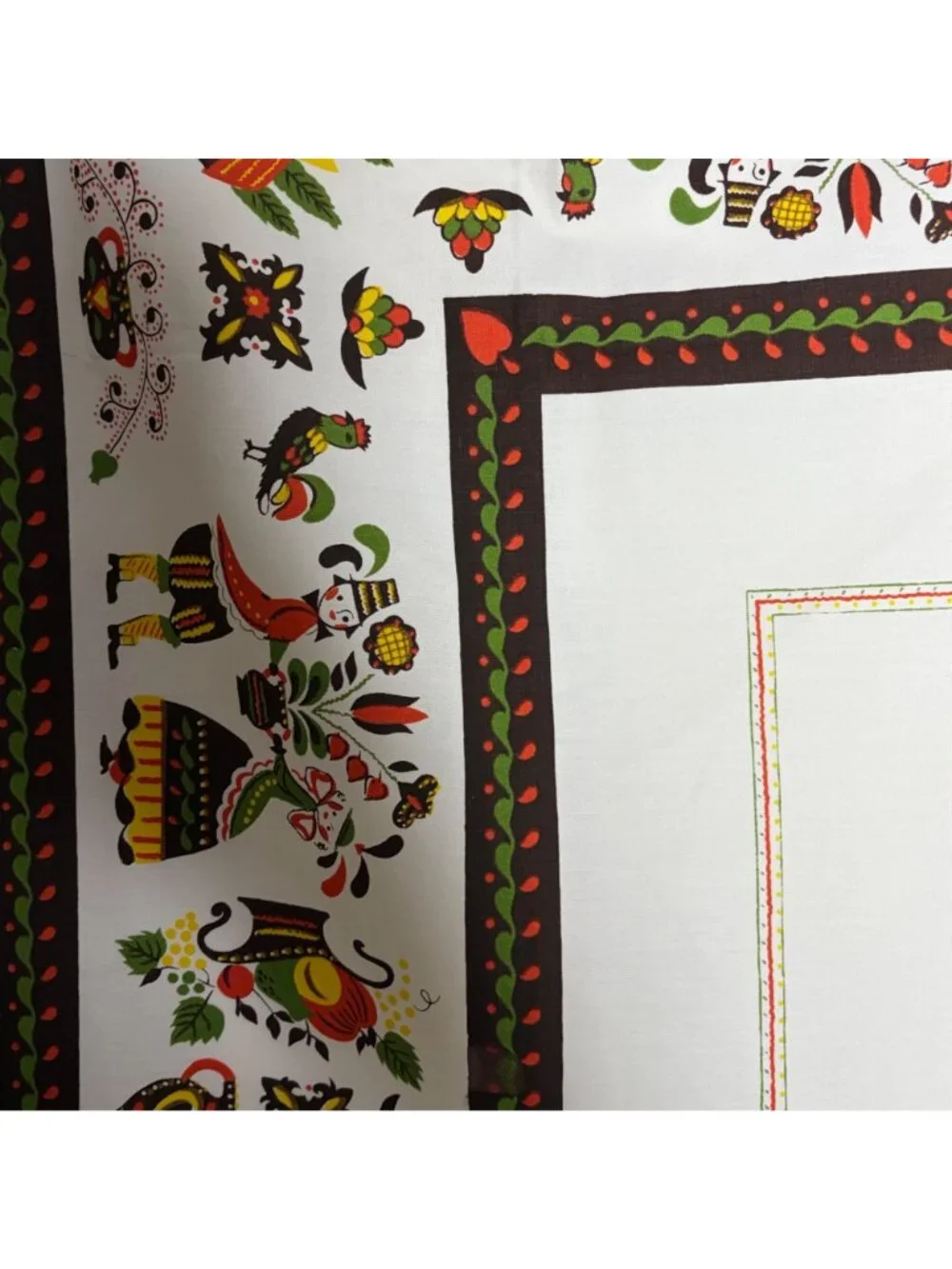 Vintage Folk Art Parisian Printes Tablecloth 52